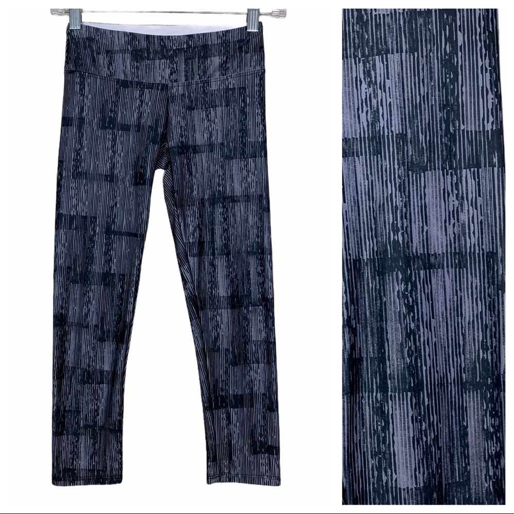 Pure Karma Gray Cropped Stretchy Midrise Leggings